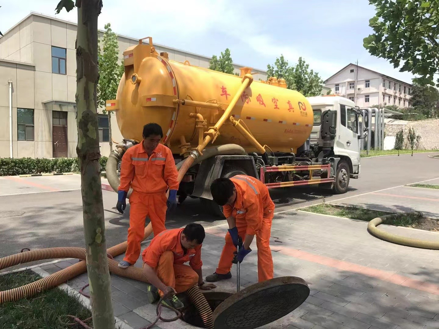 山丹化粪池清理与5-8吨吸粪车施工效率分析